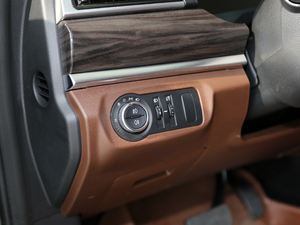 2019L 2.0T ԄF V п؅^