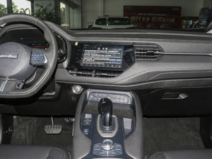 2020款2.0T 两驱i范 中控台