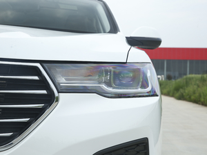 2020款乐享版 1.5T 手动智 大灯