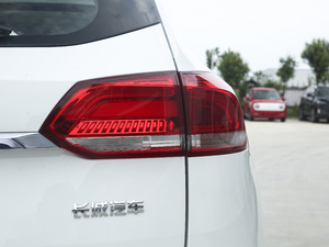 2020款乐享版 1.5T 手动智 尾灯