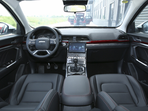 2020款乐享版 1.5T 手动智 内饰全景