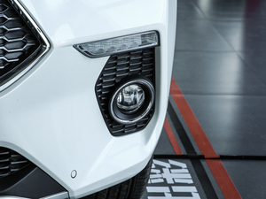 2020款智联版 1.5T 自动两驱豪华智联型 前雾灯