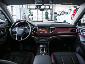 2020款智联版 1.5T 自动两驱豪华智联型 内饰全景