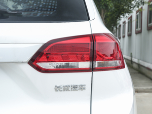 2020款智联版 1.5T 自动两驱精英型 尾灯