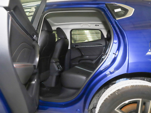 2020款1.5T DCT i炫 后排空间