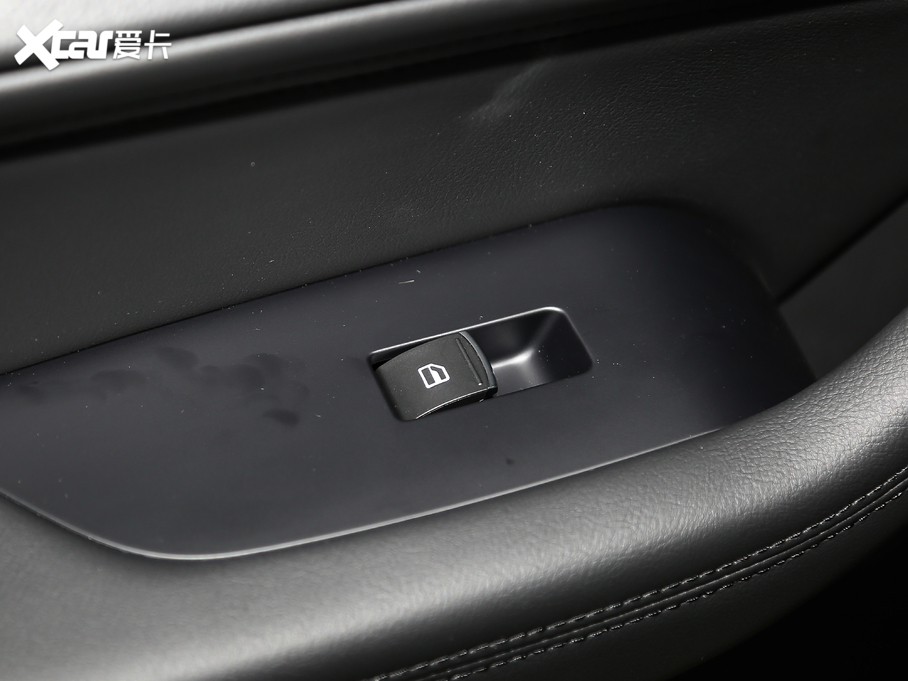 2021H6 \(yn)(dng) 1.5T Ԅ(dng)Ӣ(lin)