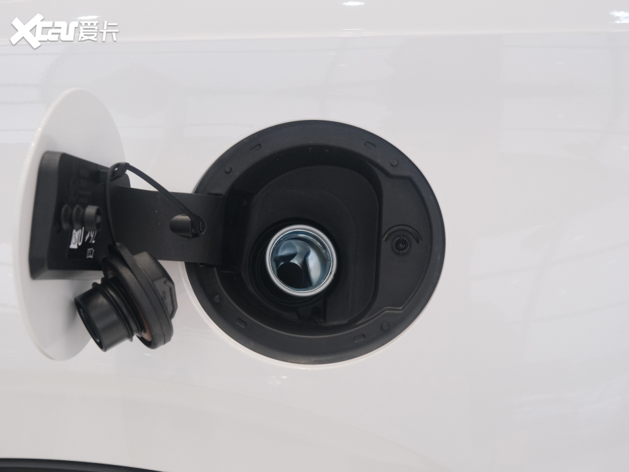 2021H6  2.0T ԄӃ(q)Max