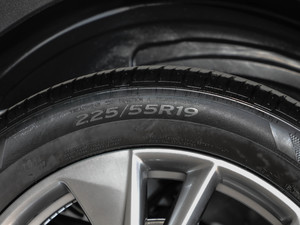 2021款第三代 1.5T 自动两驱Supreme 轮胎尺寸