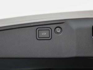2021款第三代 1.5T 自动两驱Supreme 空间座椅