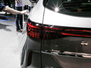 2021 1.5T ԄӃPlus ^