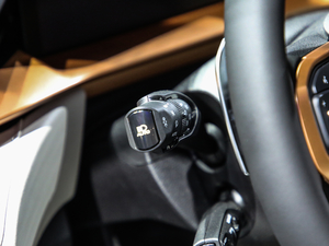 2021款第三代 1.5T 自动两驱Plus 中控区