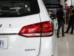 2021款运动版 1.5T 自动精英智联型 尾灯