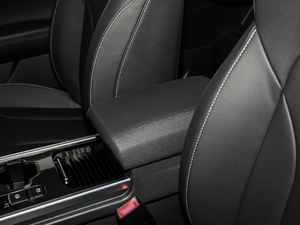 2021款运动版 1.5T 自动精英智联型 中央扶手箱