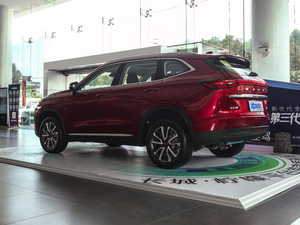 2021款第三代 1.5T 自动两驱Max 左后45度