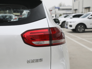 2021款第二代 1.5T 自动冠军版 尾灯