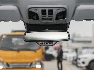 2021款第二代 1.5T 自动冠军版 车内后视镜