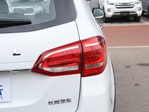 2021款运动版 1.5T 手动精英智联型 尾灯
