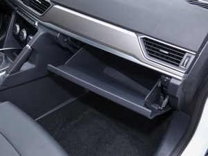 2021款运动版 1.5T 手动精英智联型 手套箱