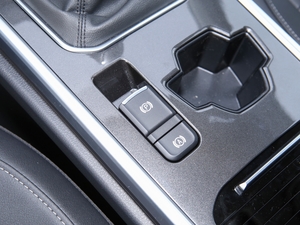 2021款运动版 1.5T 手动精英智联型 中控区