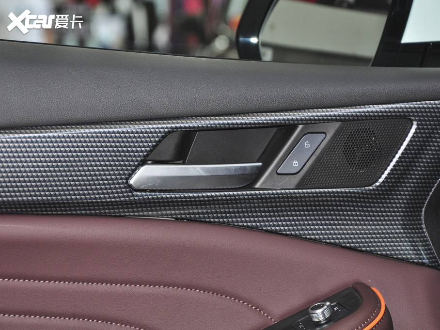 2021�����F7 2.0T ���i��