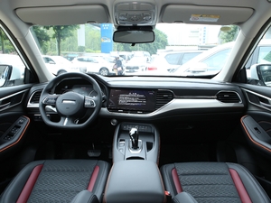 2021款1.5T 两驱i酷 内饰全景