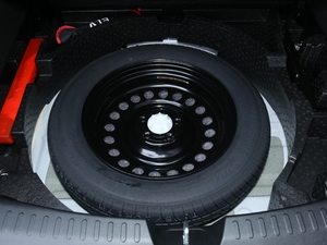 2021款1.5T 两驱i酷 备胎