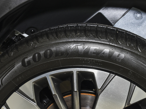 2021款1.5T 两驱极智科技版 轮胎品牌