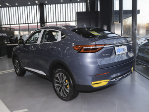 2021款2.0T 四驱极智性能版 左后45度