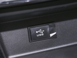 2021款PLUS 1.5T DCT精英智联型 中控区
