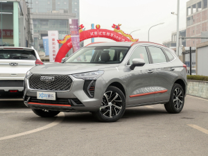 2021款1.5T 自动大三版 左前45度