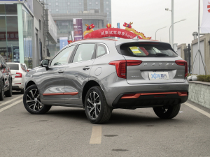 2021款1.5T 自动大三版 左后45度