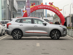 2021款1.5T 自动大三版 整体外观