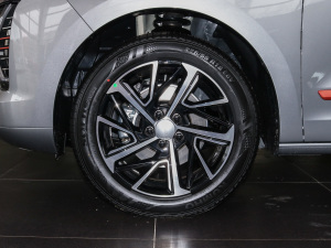 2021款1.5T 手动大二版 轮圈