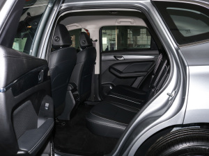 2021款1.5T 手动大二版 后排空间