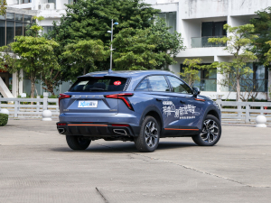 2022款1.5T 智尊版 右后45度