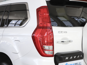 2022款2.0T 四驱豪华型 7座 尾灯