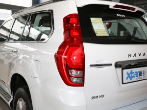 2022款2.0T 四驱舒适型 7座 尾灯