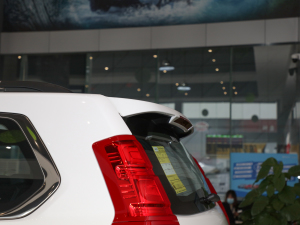 20222.0T (q)m 7 (x)(ji)^