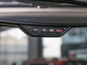 20222.0T (q)m 7 п؅^(q)