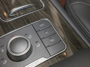 20222.0T (q)m 7 п؅^(q)