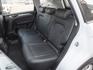 2021款PLUS 1.5T 手动舒享型 后排座椅