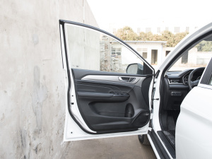 2021PLUS 1.5T ք {λ܇T