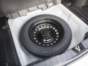 2021款PLUS 1.5T 手动舒享型 备胎