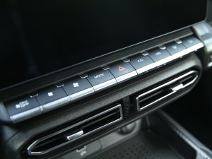 20232.0T 򌳱ҰPlus п؅^