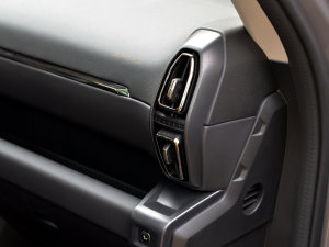 20232.0T 򌳱ҰPlus п؅^