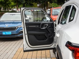 20232.0T 򌳱ҰPlus {λ܇T