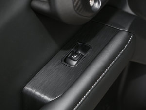 2023款DHT-PHEV 105km 潮电版Plus 后排车窗控制区