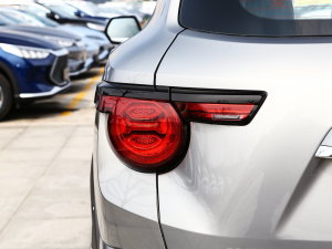 2023DHT-PHEV 105km 늰Plus ^