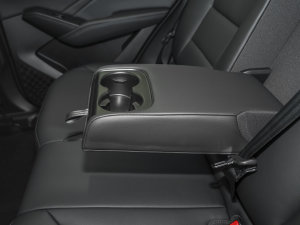 2023款1.5L Hi4 105 四驱智能旗舰版 后排中央扶手功能