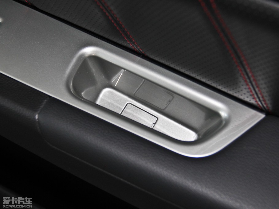 2013�����H6 ����(j��)�� 1.5T �ք�(d��ng)���(q��)��Ӣ��